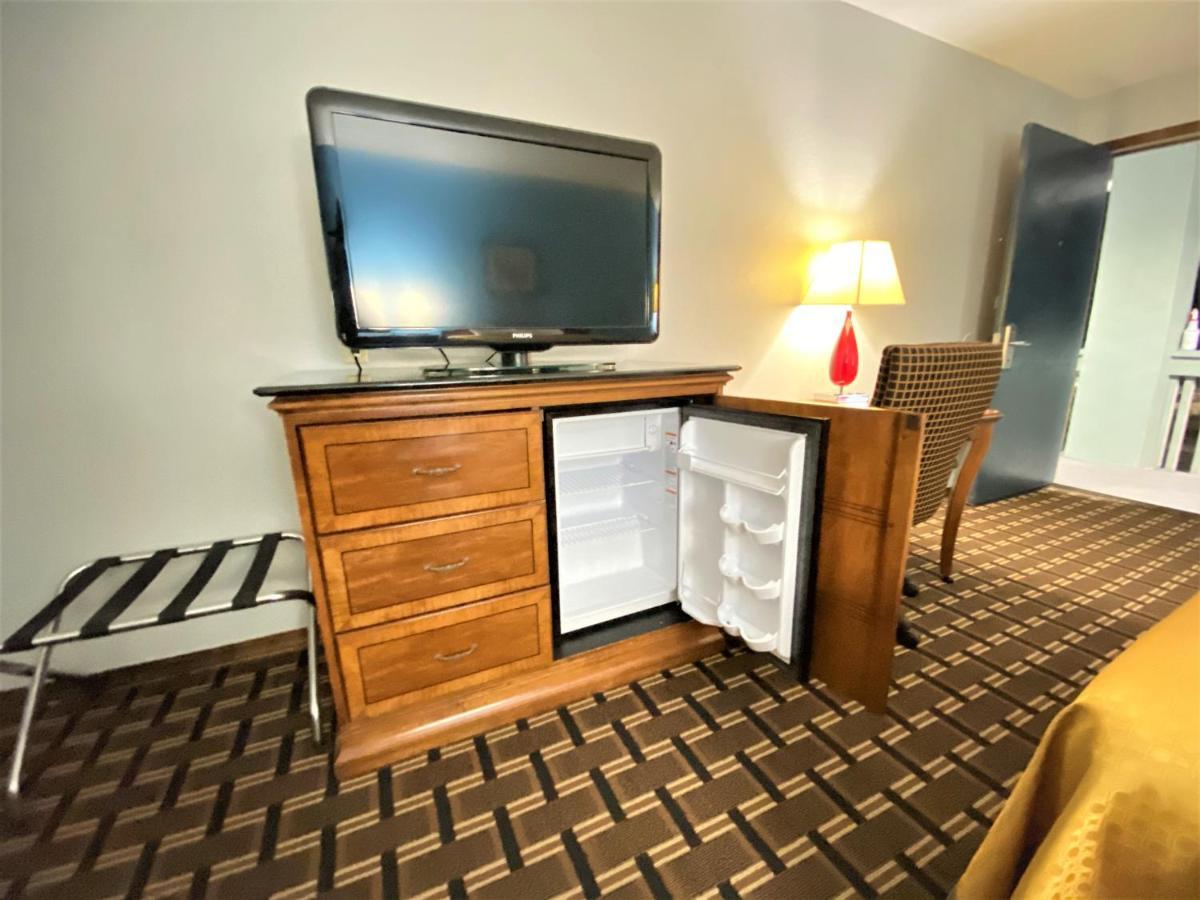 Lakes Inn Warsaw Kültér fotó