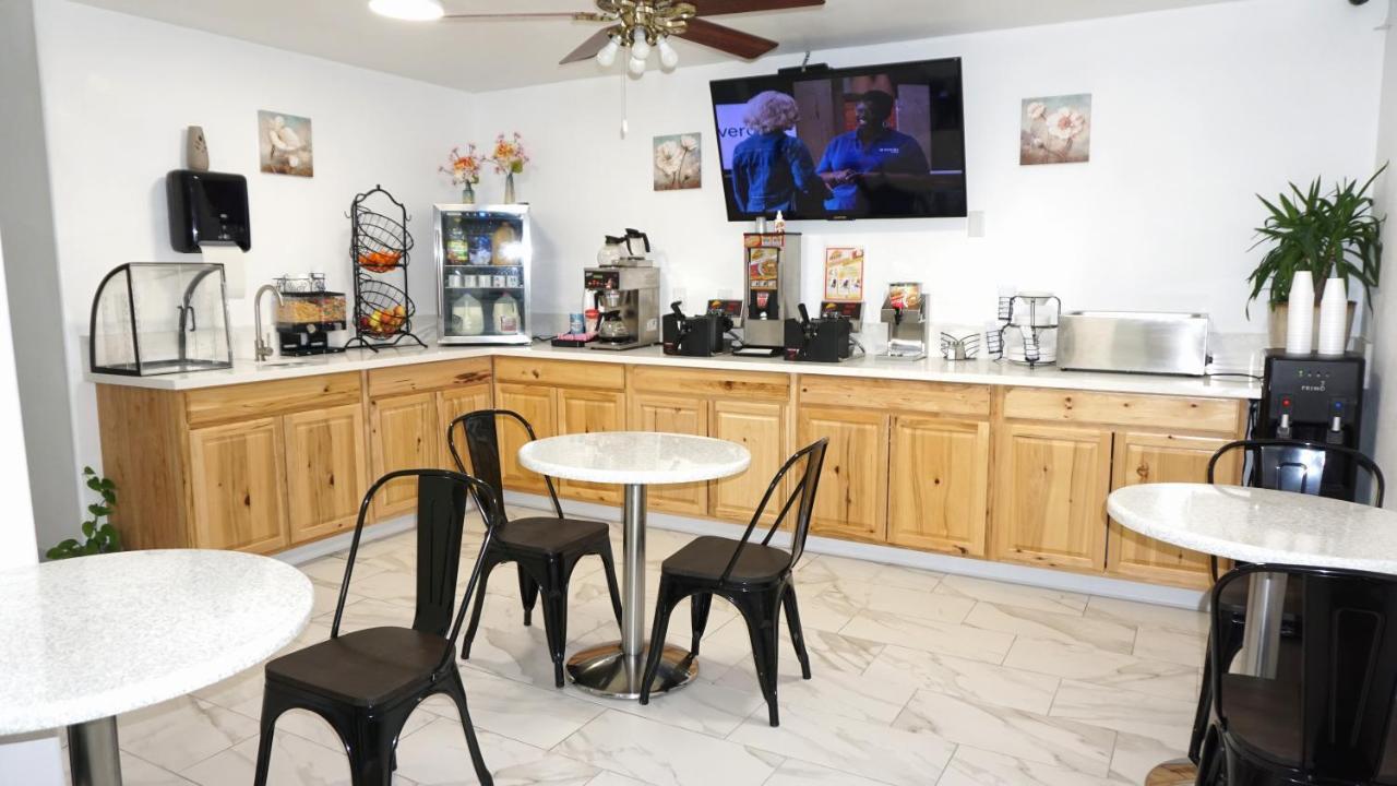 Lakes Inn Warsaw Kültér fotó