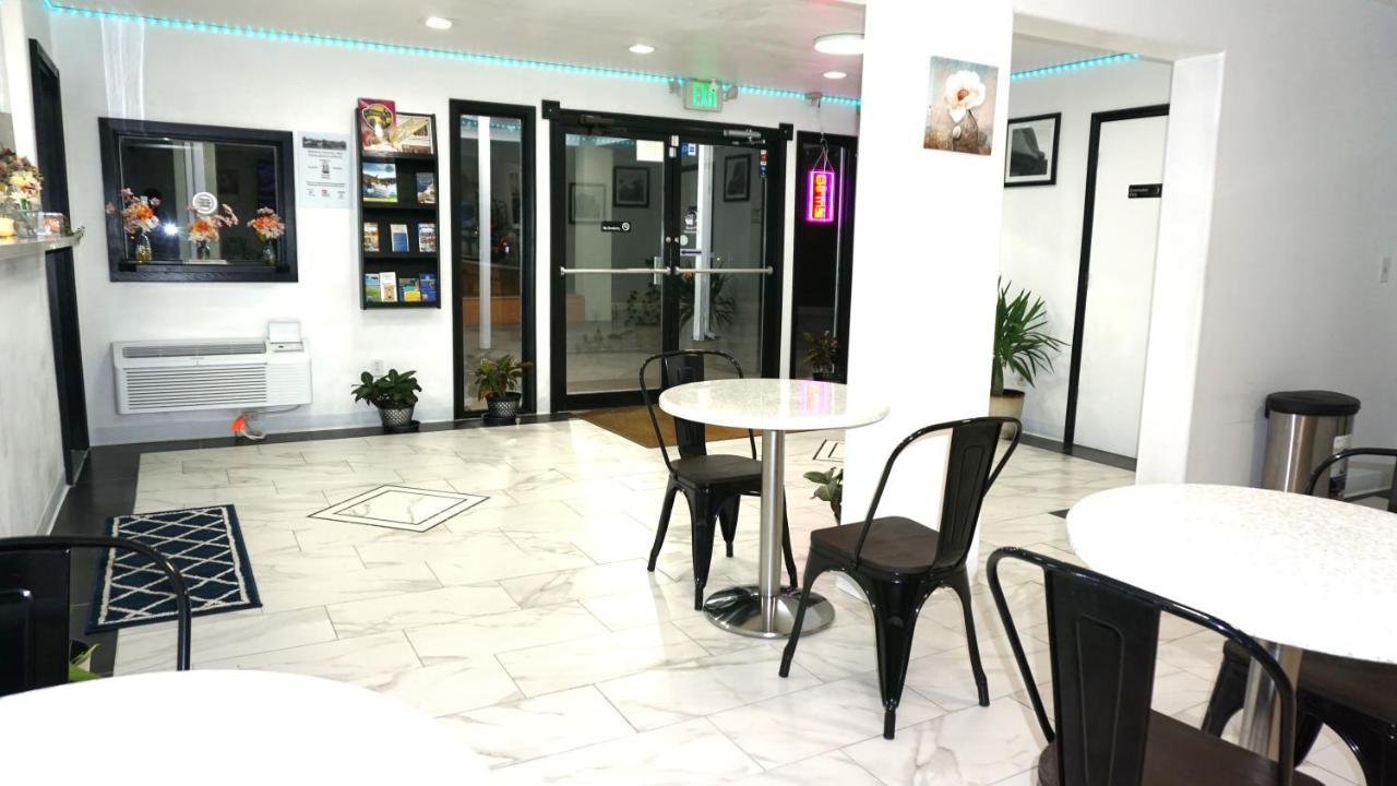 Lakes Inn Warsaw Kültér fotó